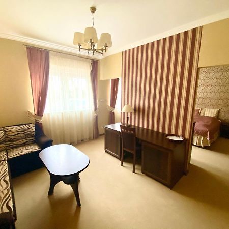 Hotel Przy Debach Stargard in Pommern Exterior foto